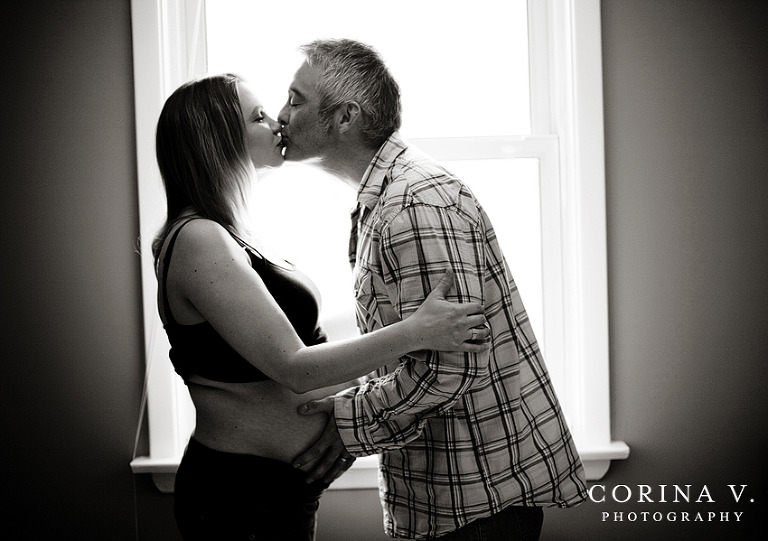 Toronto Pregnancy Maternity Photographer